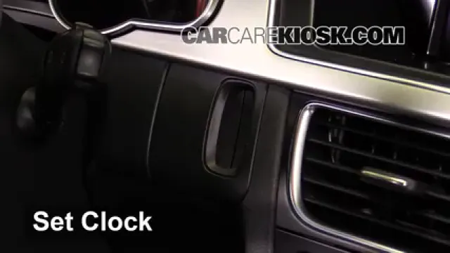 2010 Audi A5 Quattro 2.0L 4 Cyl. Turbo Horloge Régler l'horloge